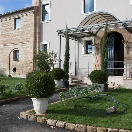 Borgo Pilotti Hotel Penna San Giovanni